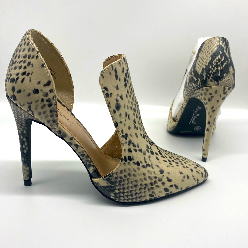 New w/box + Black/Cream Heels